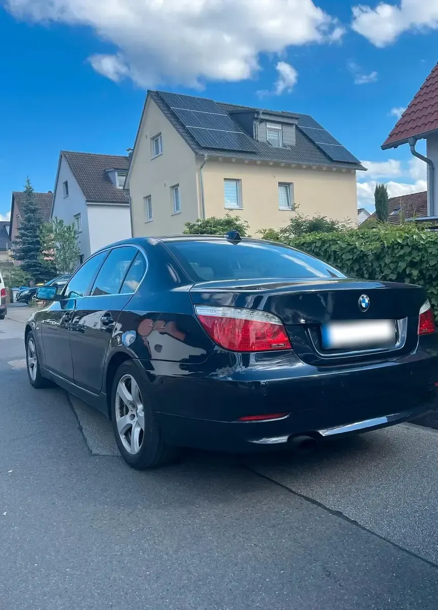 Gebraucht BMW 520 170 PS (125 kW) 2008 Blau Limousine
