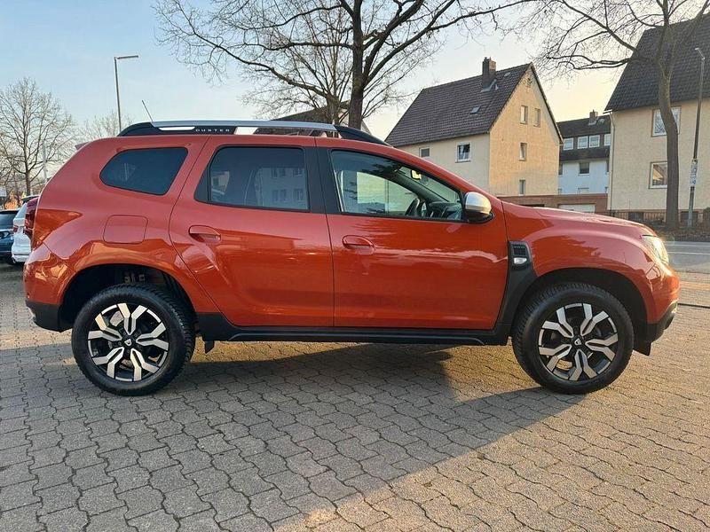 Gebraucht Dacia Duster Prestige 150 PS (110 kW) 2022 Orange SUV