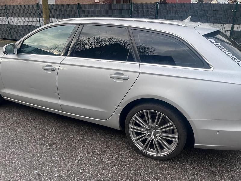 Gebraucht Audi A6 204 PS (150 kW) 2012 Grau Kombi