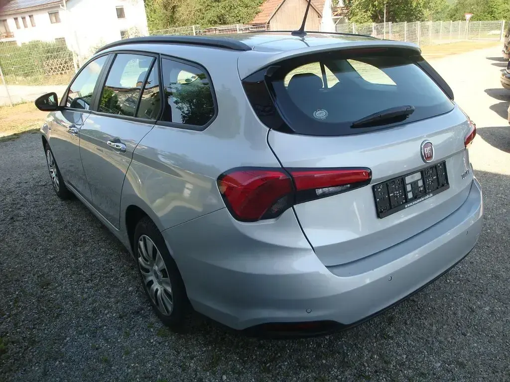 Gebraucht Fiat Tipo Easy 120 PS (88 kW) 2017 Silber Limousine