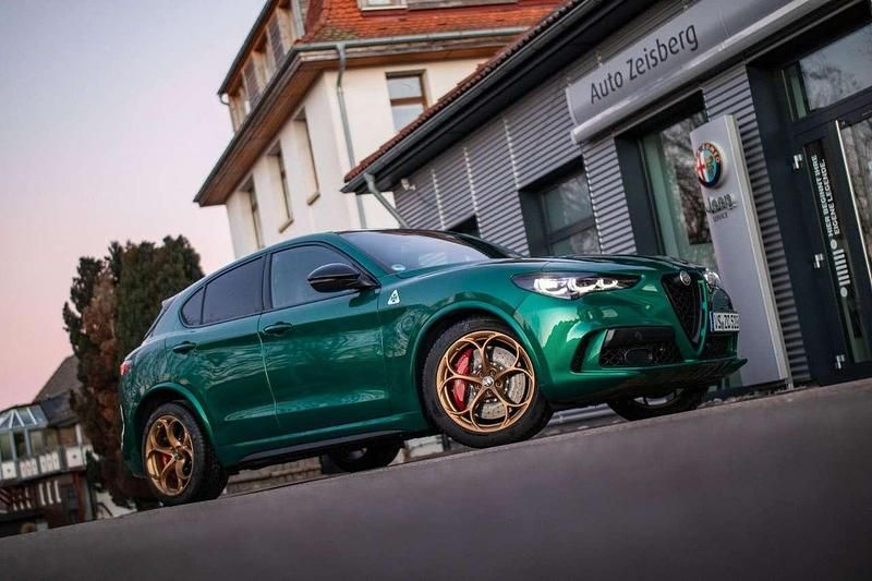 Verde montreal spezial Gebraucht 2025 Alfa Romeo Stelvio Quadrifoglio Verde SUV | 91.990 € - Bild 1/4