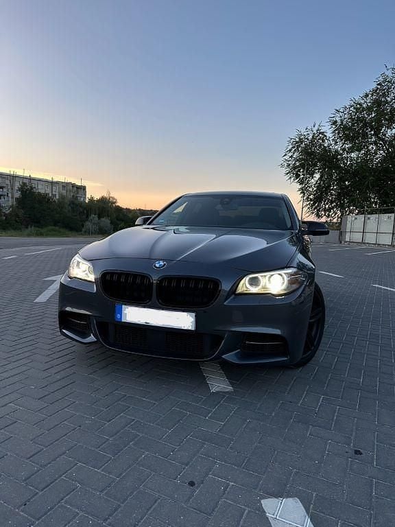 Grau Gebraucht 2016 BMW 530 Sport Line Limousine | 20.200 € (Fairer Preis) - Bild 1/4