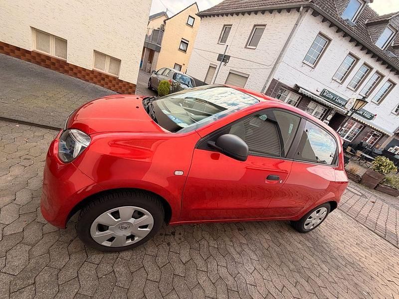 Gebraucht Renault Twingo Life 69 PS (50 kW) 2017 Rot Kleinwagen