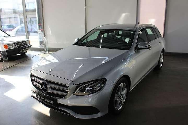Gebraucht Mercedes E220 Avantgarde 194 PS (142 kW) 2018 Silber Kombi