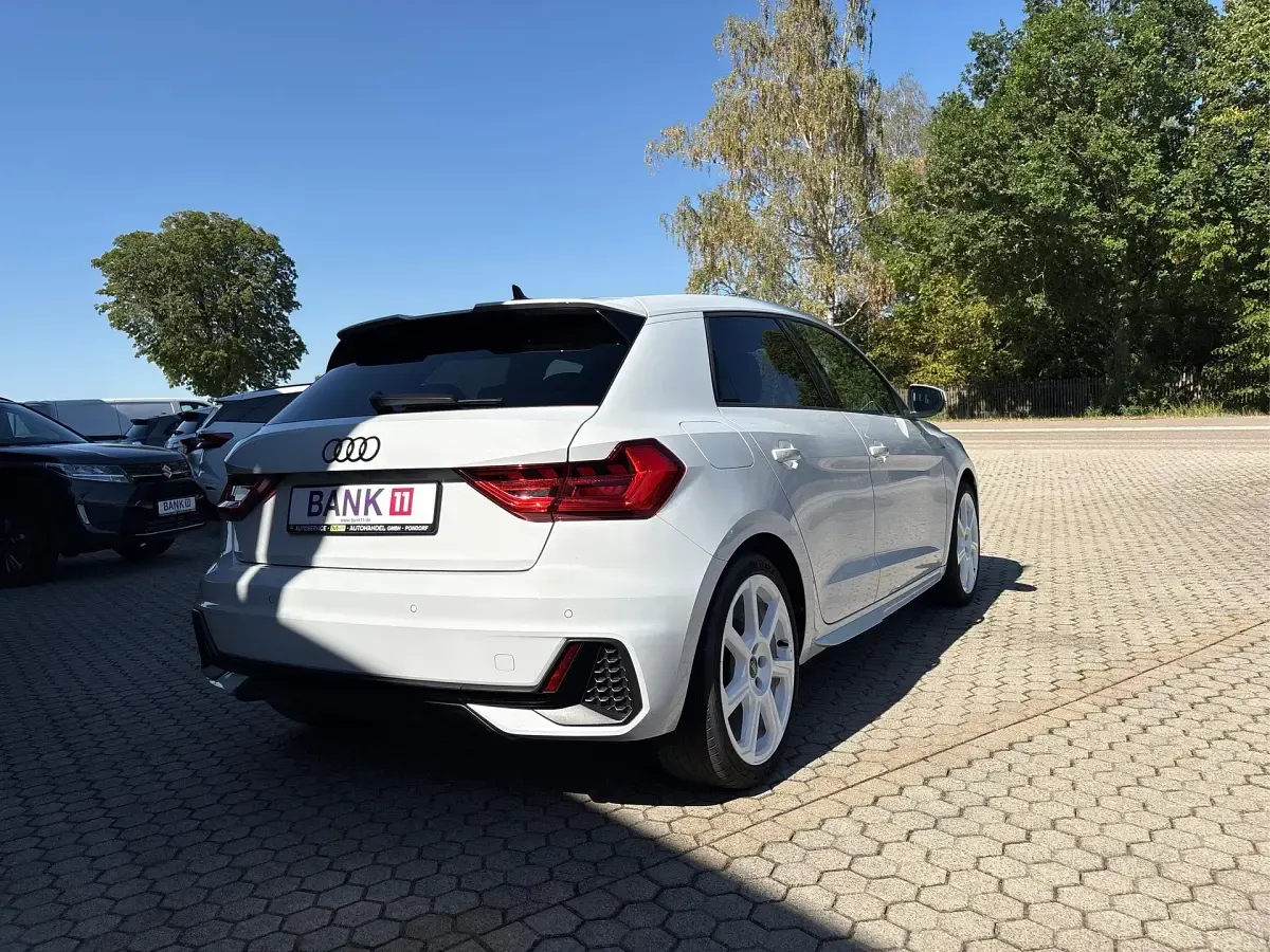 Gebraucht Audi A1 Sportback S-line plus 95 PS (69 kW) 2023 Weiß Kleinwagen