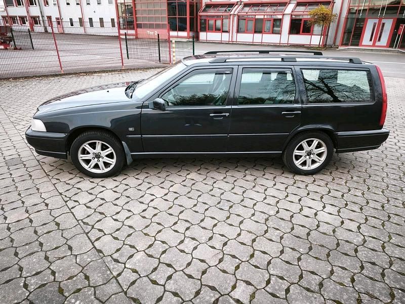 Gebraucht Volvo V70 144 PS (105 kW) 1999 Schwarz Kombi