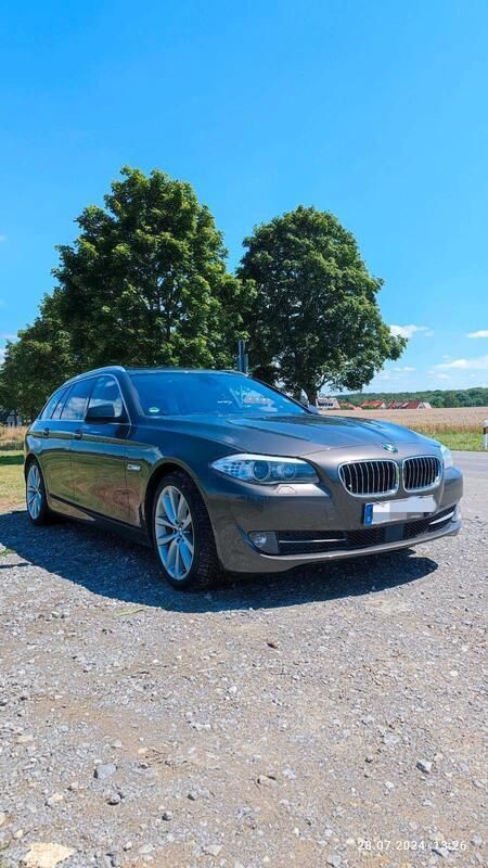 Braun Gebraucht 2011 BMW 525 Sport Line Kombi | 15.000 € - Bild 1/4