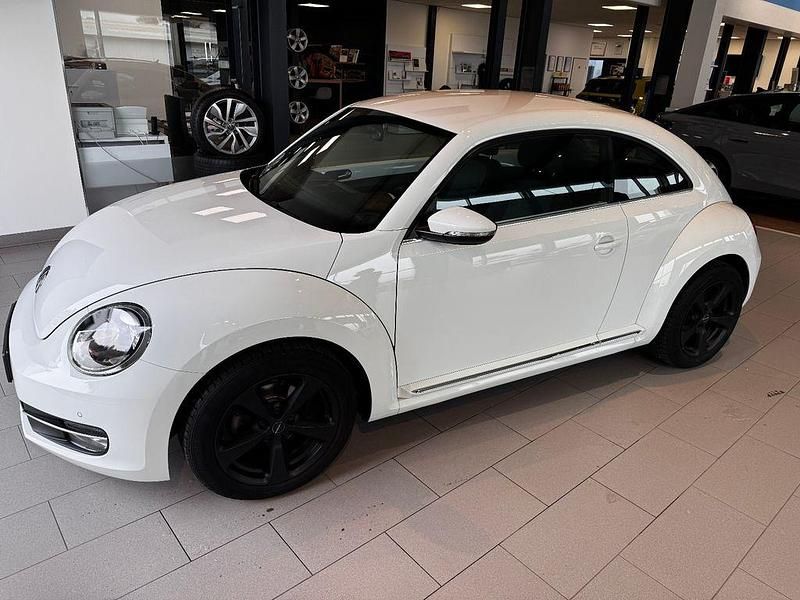 Gebraucht VW Beetle Design 105 PS (77 kW) 2016 Weiß Kleinwagen