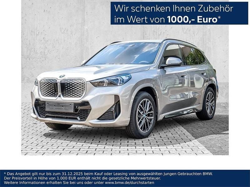Silber Neu 2025 BMW iX1 M Sport SUV | 47.890 € (Guter Preis) - Bild 1/4
