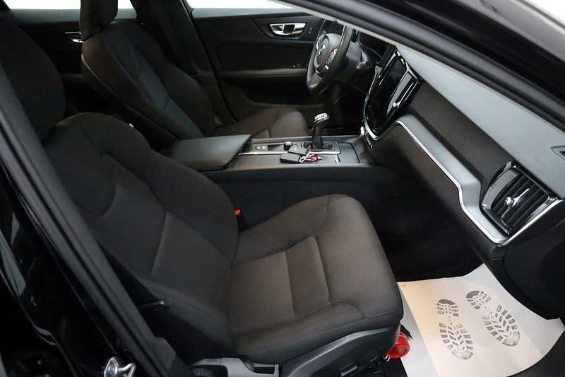 Gebraucht Volvo V60 150 PS (110 kW) 2019 Schwarz Kombi