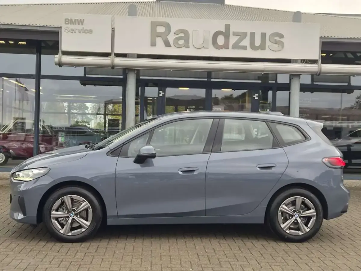 Gebraucht BMW 216 Active Tourer 122 PS (89 kW) 2024 Storm bay metallic Van / Kleinbus