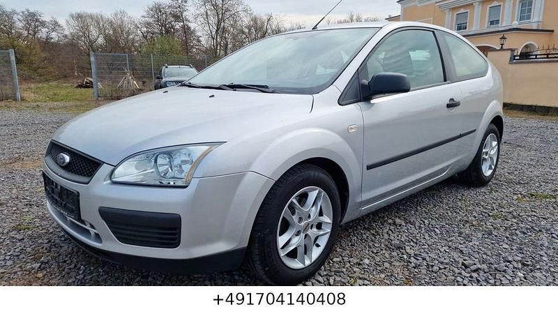 Gebraucht Ford Focus 101 PS (74 kW) 2005 Silber Limousine