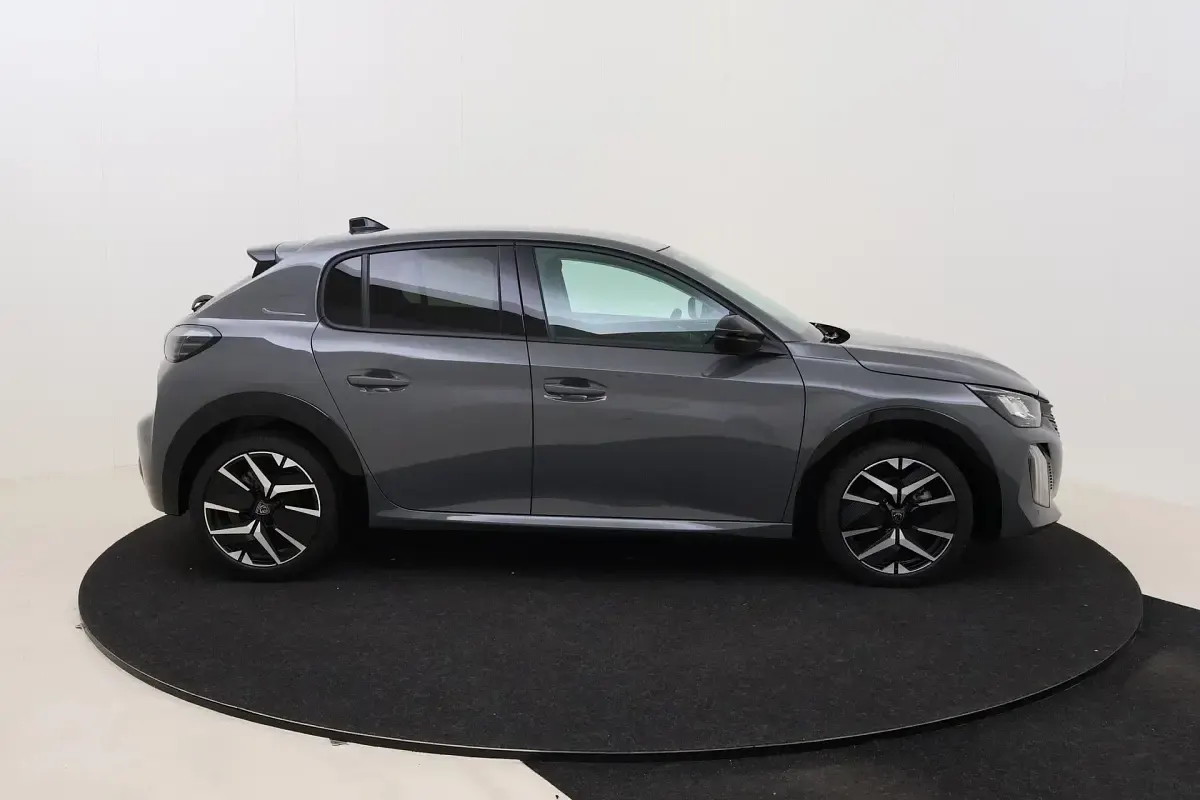 Neu Peugeot 208 Envy 101 PS (74 kW) 2026 Selenium grey Kleinwagen
