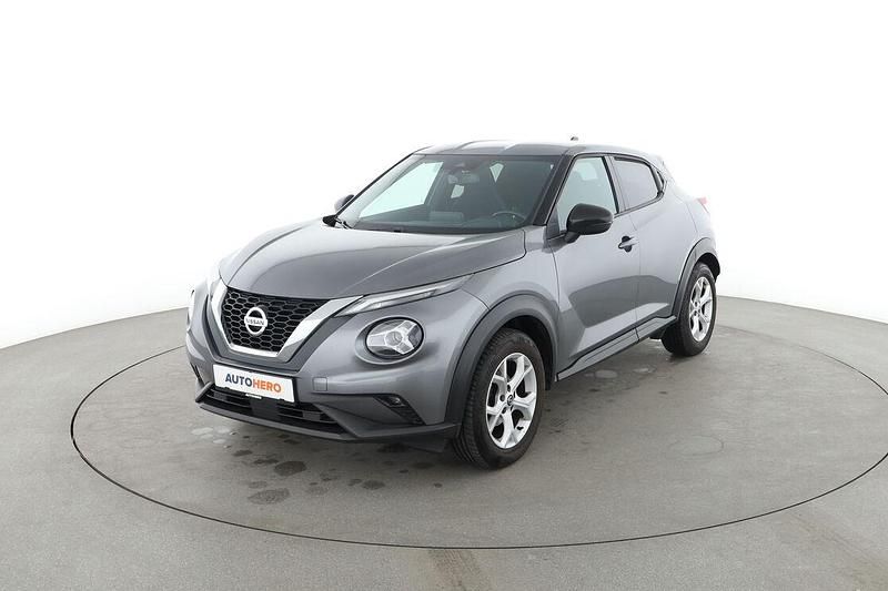 Grau Gebraucht 2020 Nissan Juke N-Connecta SUV | 17.990 € (Teuer) - Bild 1/3
