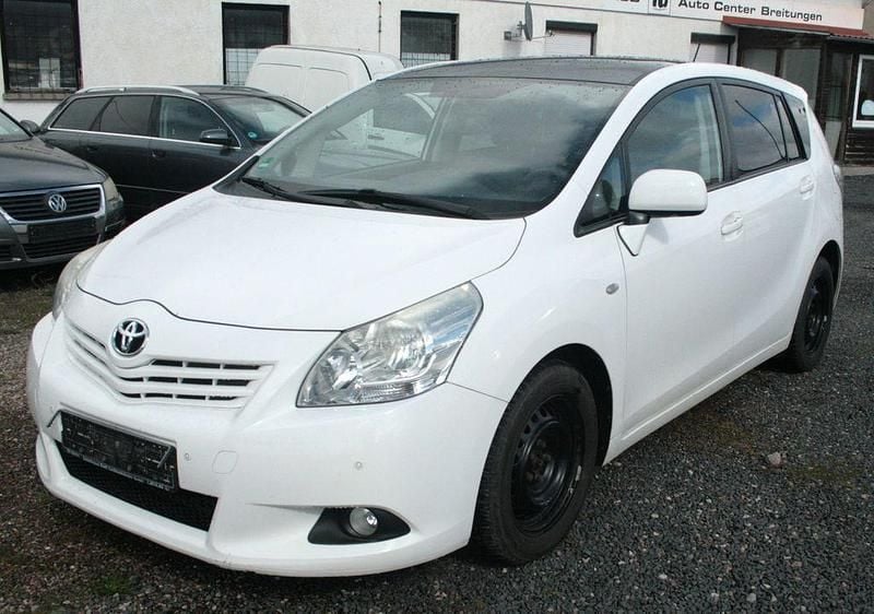 Gebraucht Toyota Verso Edition 147 PS (108 kW) 2011 Weiß Van / Kleinbus