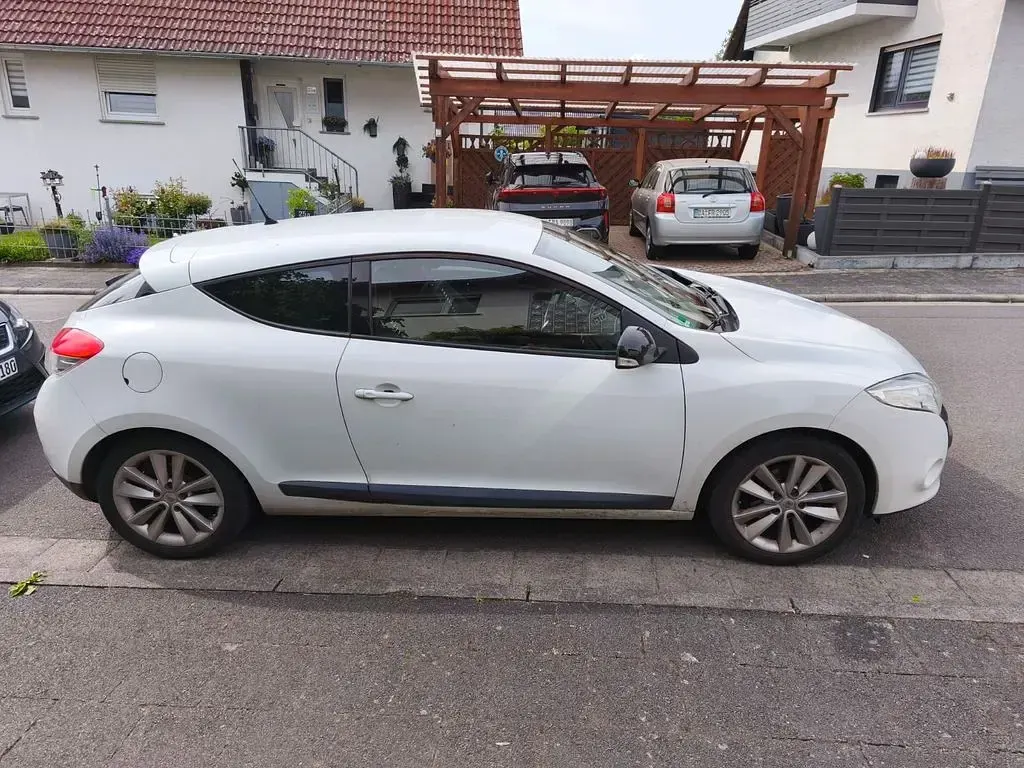 Gebraucht Renault Mégane Coupé 110 PS (80 kW) 2011 Weiß Coupé