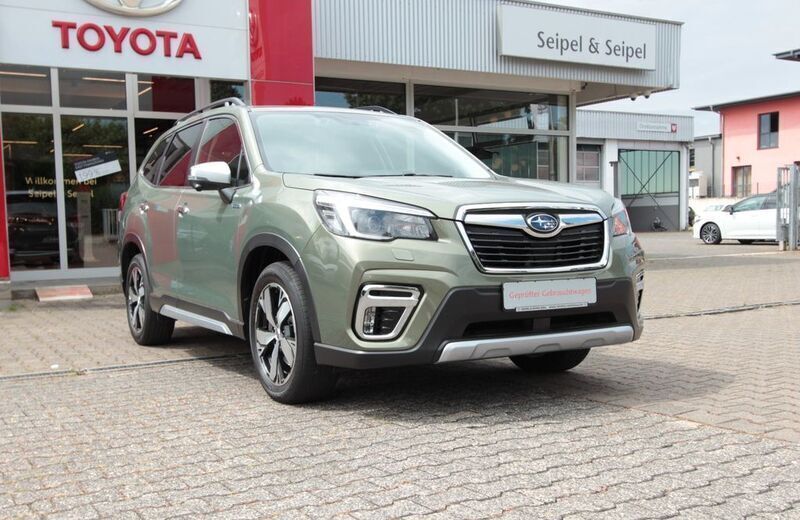 Grün Gebraucht 2021 Subaru Forester SUV | 28.950 € (Teuer) - Bild 1/4