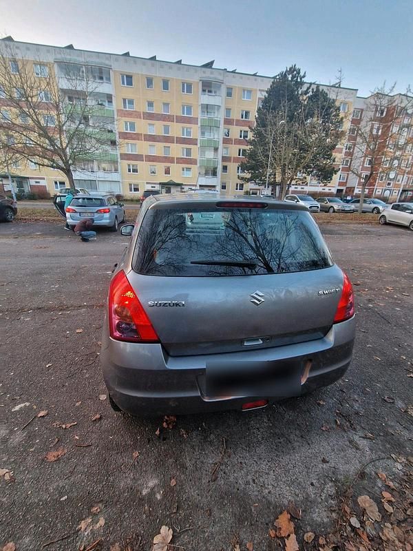 Gebraucht Suzuki Swift 92 PS (67 kW) 2009 Grau Kleinwagen