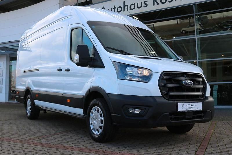 Gebraucht Ford Transit Trend 131 PS (96 kW) 2023 Weiß Limousine