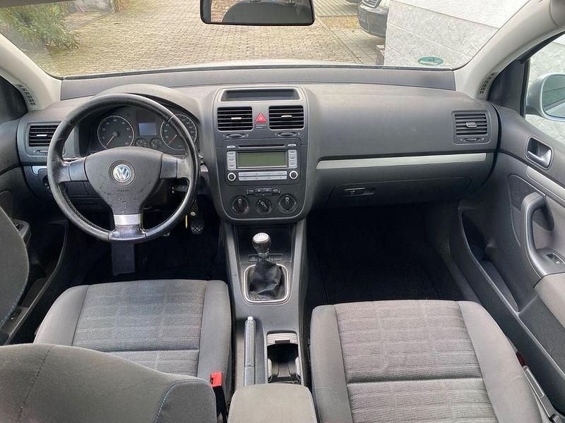 Gebraucht VW Golf V 80 PS (58 kW) 2007 Reflexsilber Limousine