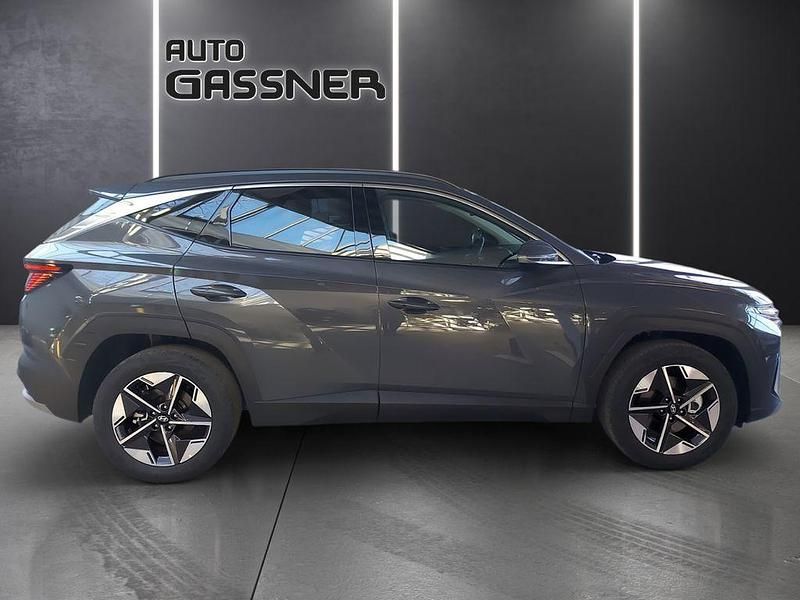Neu Hyundai Tucson Trend 252 PS (185 kW) 2025 Grau SUV