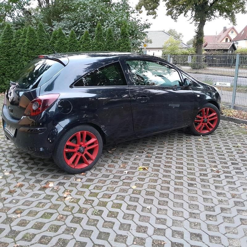 Schwarz Gebraucht 2011 Opel Corsa Kleinwagen | 1.800 € (Superpreis) - Bild 1/4
