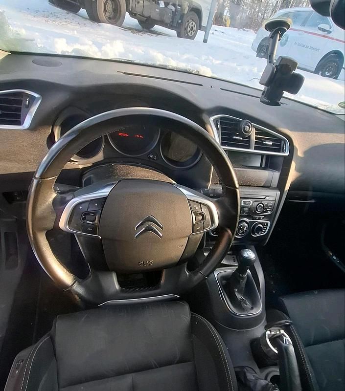 Gebraucht Citroën C4 120 PS (88 kW) 2011 Weiß Kleinwagen