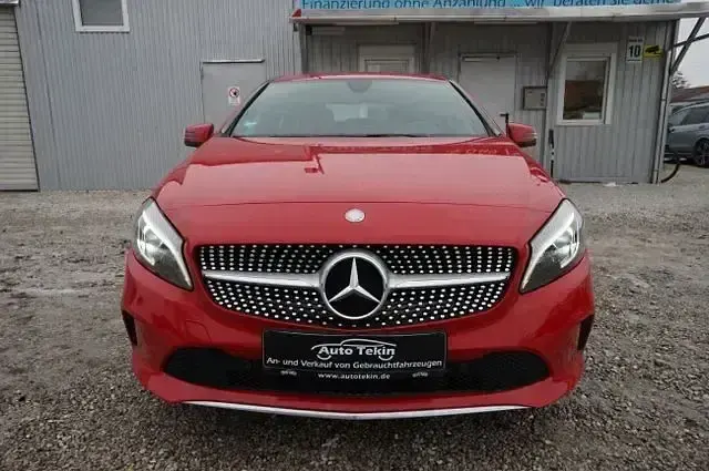 Gebraucht Mercedes A160 102 PS (75 kW) 2016 Rot Limousine