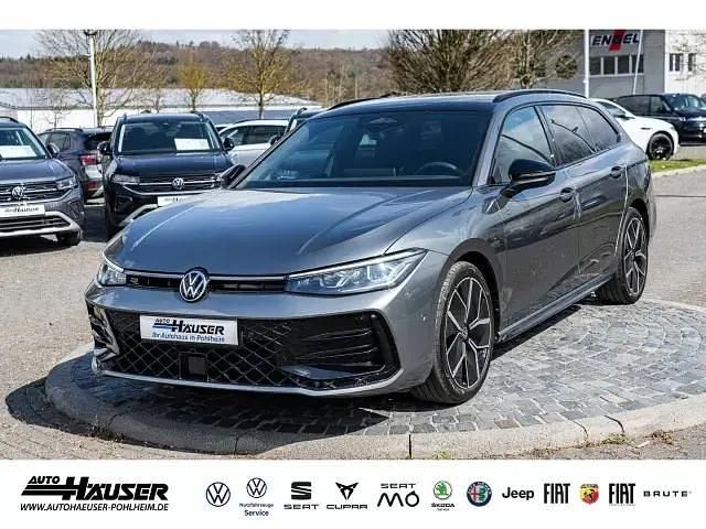 Grau Gebraucht 2024 VW Passat IQ Drive Kombi | 42.985 € (Fairer Preis) - Bild 1/4