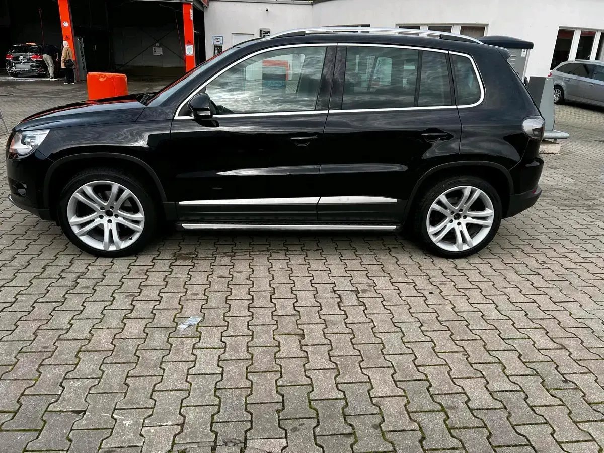 Gebraucht VW Tiguan Sport 170 PS (125 kW) 2009 Schwarz SUV