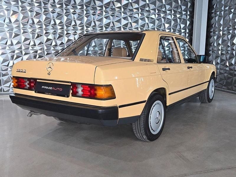 Gebraucht Mercedes 190 72 PS (52 kW) 1986 Gelb Limousine
