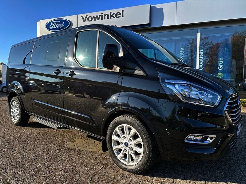Obsidianschwarz metallic Gebraucht 2023 Ford Tourneo Custom Titanium Van / Kleinbus | 42.890 € (Guter Preis) - Bild 1/4