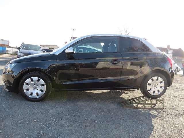 Second-hand Audi A1 Attraction 86 CP (63 kW) 2011 Negru Hatchback