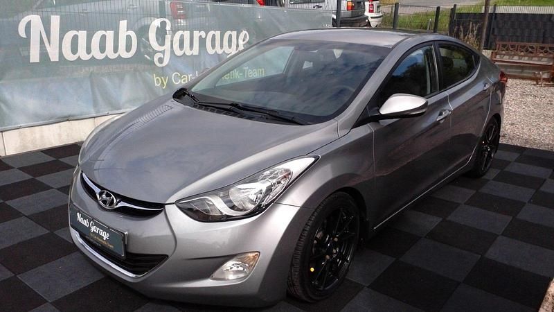 Grau Gebraucht 2013 Hyundai Elantra GLS Limousine | 7.500 € - Bild 1/4