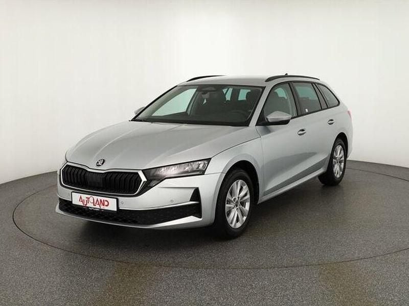 Neu Skoda Octavia 150 PS (110 kW) 2025 Silber Kombi