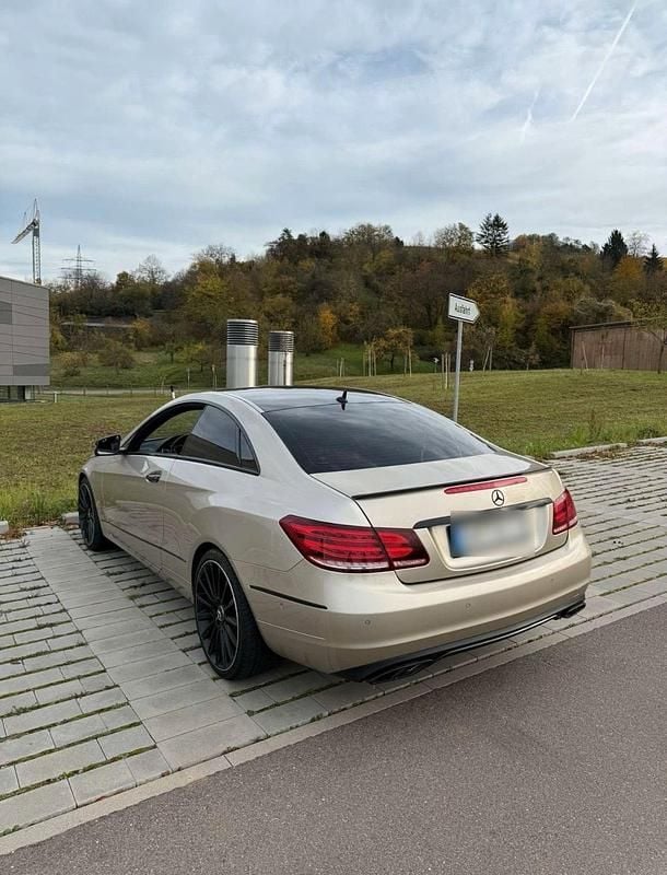 Gebraucht Mercedes E250 211 PS (155 kW) 2014 Beige Coupé