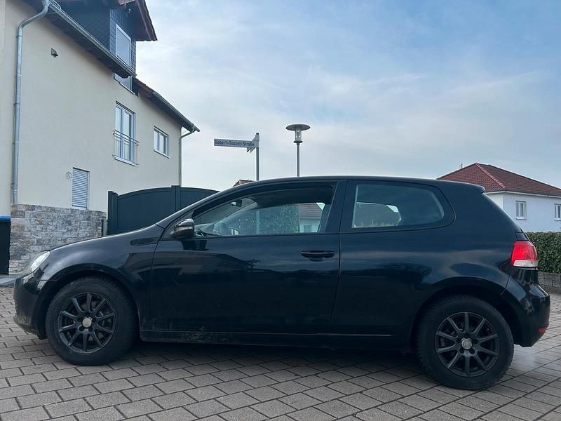 Gebraucht VW Golf VI 102 PS (75 kW) 2010 Schwarz Kleinwagen