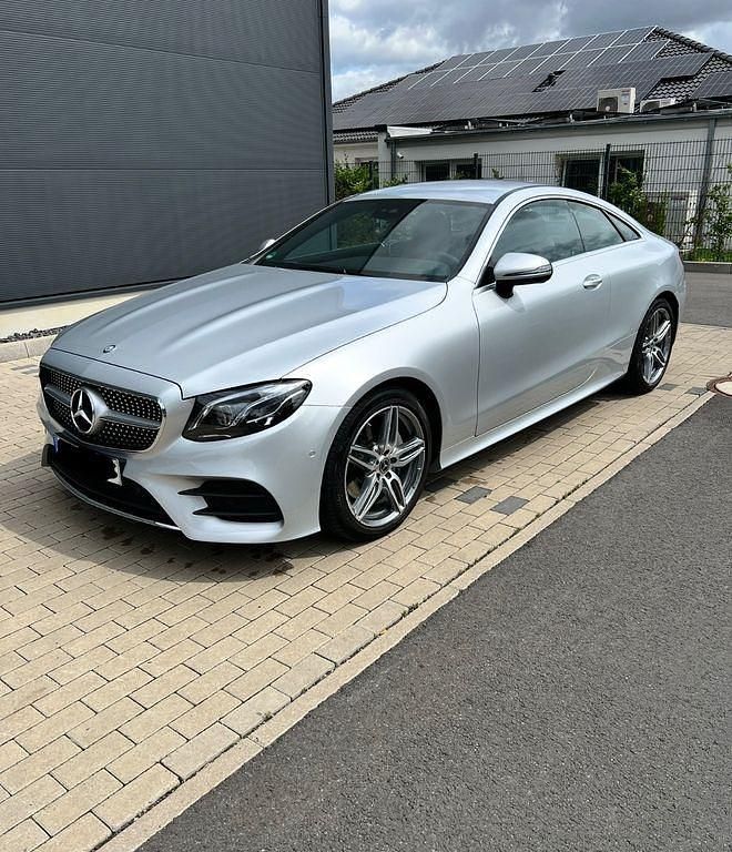 Silber Gebraucht 2017 Mercedes E220 AMG Coupé | 27.900 € (Superpreis) - Bild 1/4