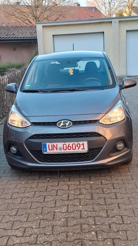Gebraucht Hyundai i10 67 PS (49 kW) 2015 Grau Kleinwagen