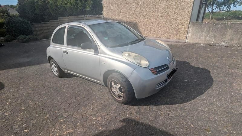 Silber Gebraucht 2004 Nissan Micra Kleinwagen | 900 € (Guter Preis) - Bild 1/4