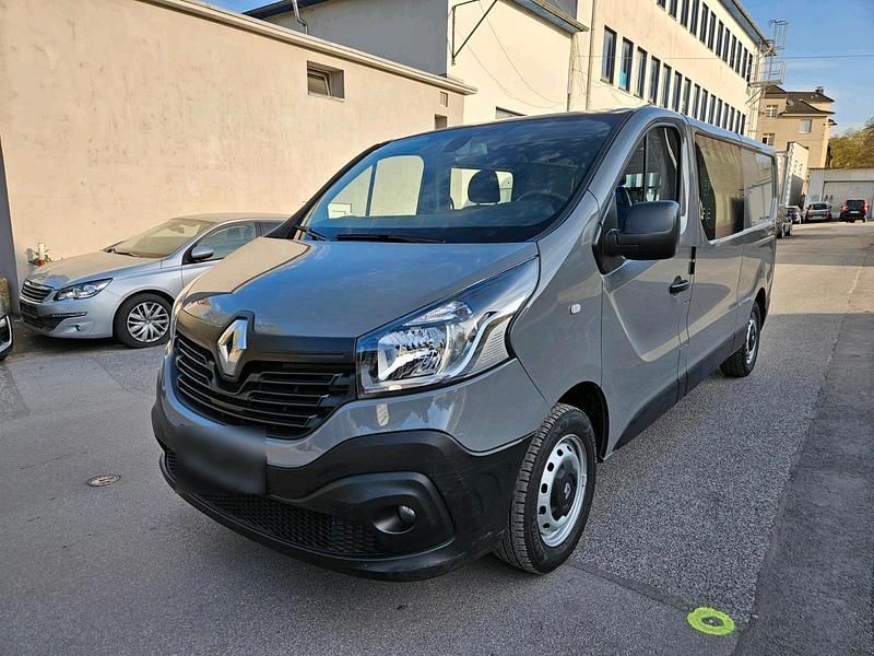 Gebraucht Renault Trafic 120 PS (88 kW) 2017 Grau Van / Kleinbus