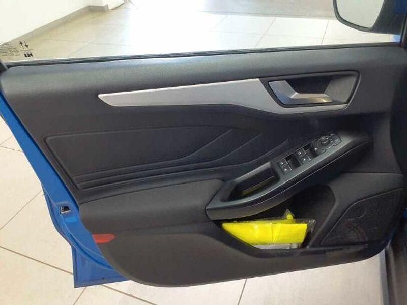 Gebraucht Ford Focus Cool & Connect 120 PS (88 kW) 2022 Dynamicblau metallic Kombi