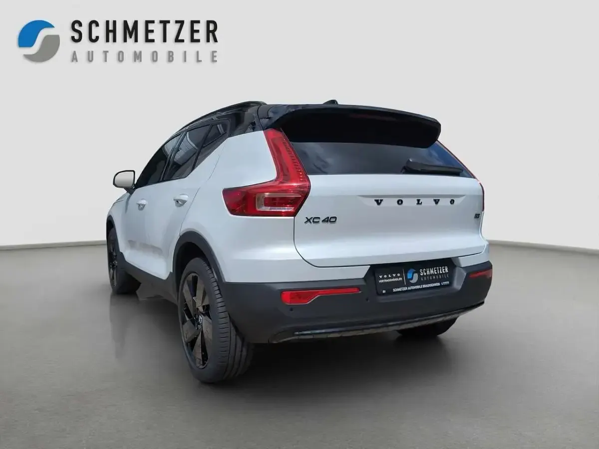 Gebraucht Volvo XC40 Plus 163 PS (119 kW) 2026 Crystal white SUV