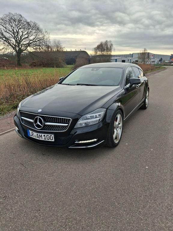 Schwarz Gebraucht 2013 Mercedes CLS350 Shooting Brake Kombi | 14.000 € (Fairer Preis) - Bild 1/4