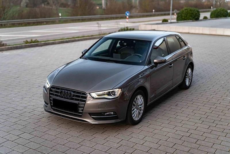 Gebraucht Audi A3 Ambiente 140 PS (102 kW) 2013 Braun Limousine