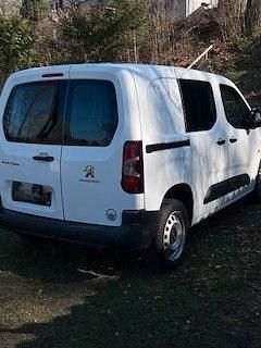 Gebraucht Peugeot Partner 131 PS (96 kW) 2019 Weiß Van / Kleinbus