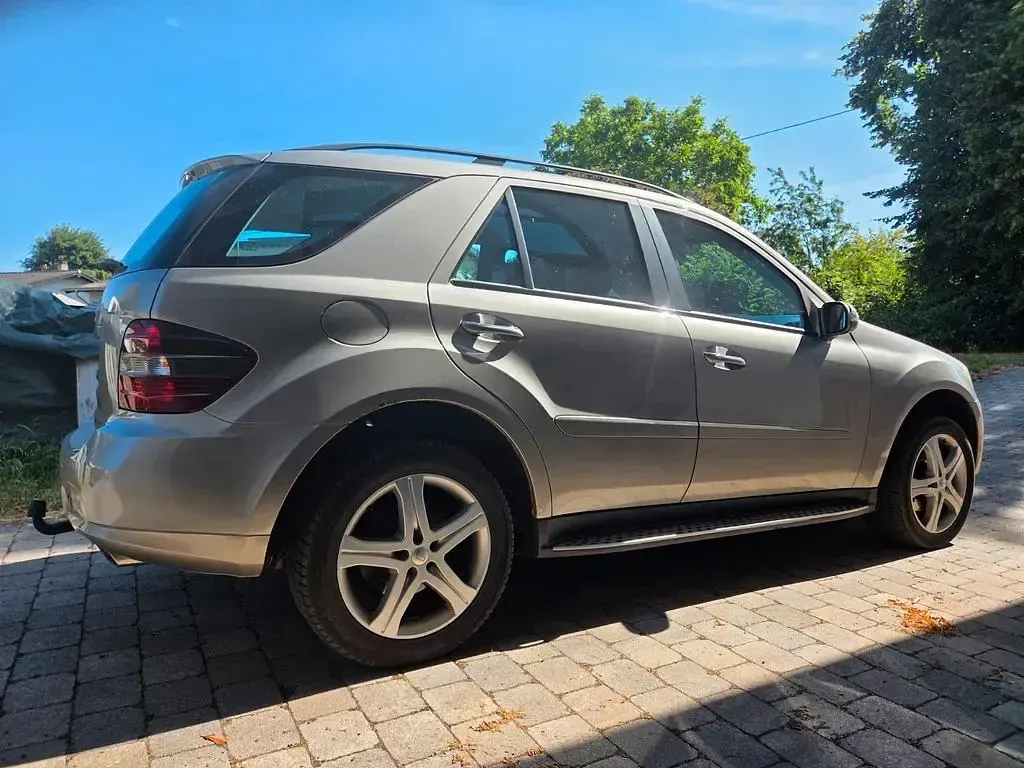 Gebraucht Mercedes ML320 224 PS (164 kW) 2007 Grau SUV