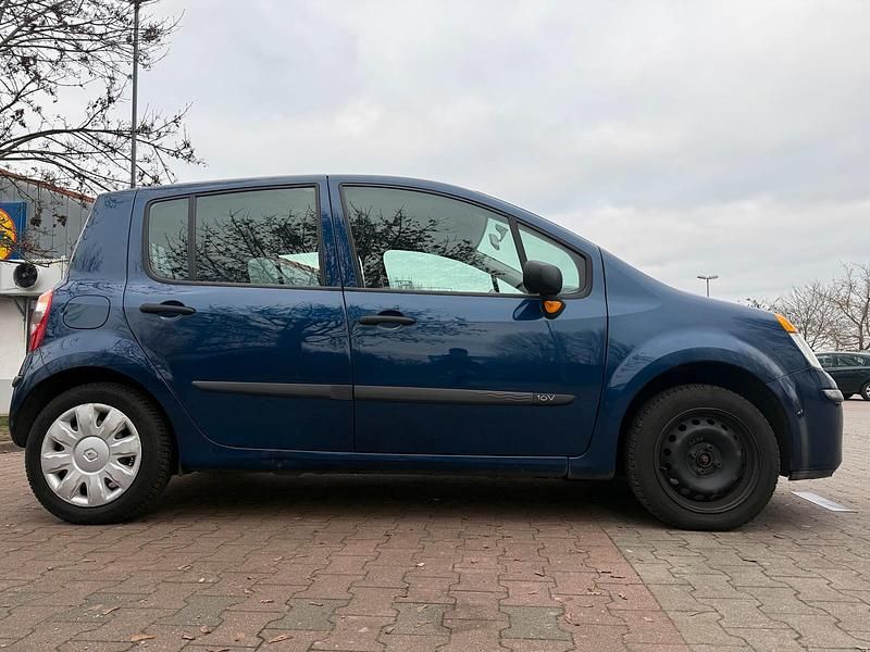 Second-hand Renault Modus 75 CP (55 kW) 2004 Albastru Monovolum