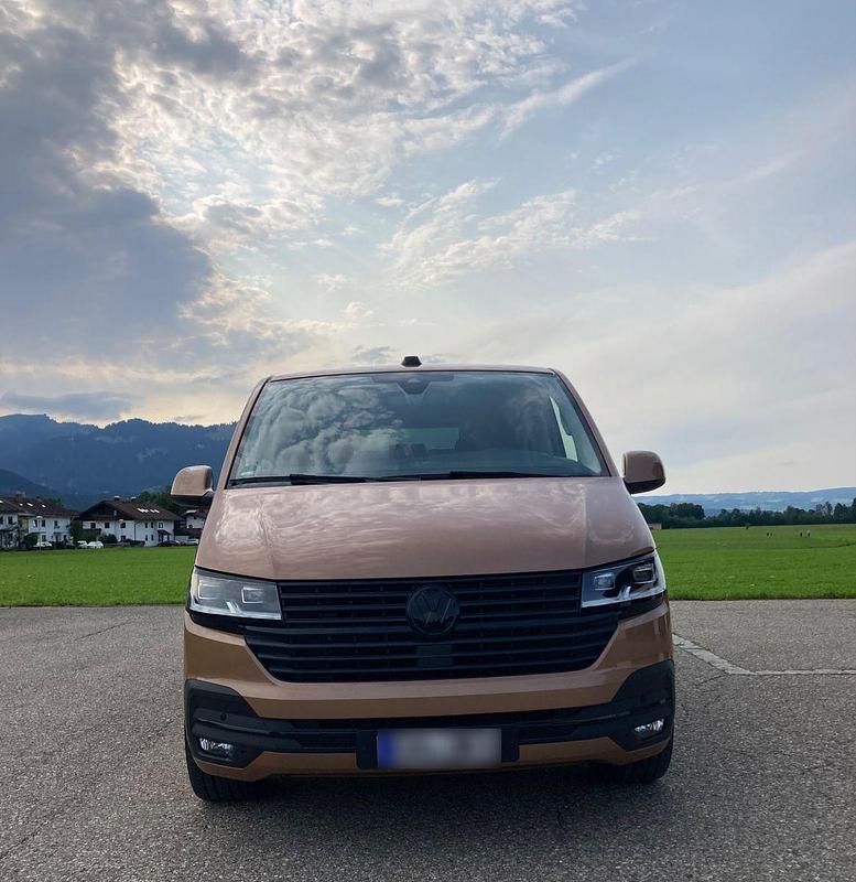 Second-hand VW Multivan Generation Six 199 CP (146 kW) 2020 Maro Monovolum