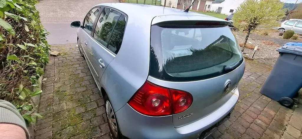 Gebraucht VW Golf VI 140 PS (102 kW) 2009 Silber Kleinwagen